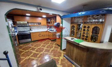 Casa de Dos Pisos con 4 Dormitorios, 1 Baño, Villa Santa Teresita, Comuna de Quilicura