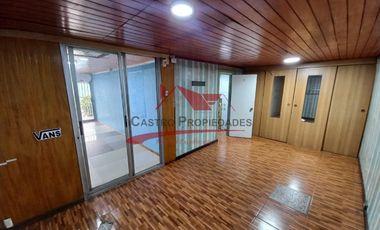 Casa de Dos Pisos con 4 Dormitorios, 1 Baño, Villa Santa Teresita, Comuna de Quilicura