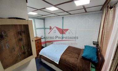 Casa de Dos Pisos con 4 Dormitorios, 1 Baño, Villa Santa Teresita, Comuna de Quilicura