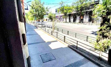 vendo o arriendo gran local de 2 pisos 361m2 lugar comercial de santa Isabel ( barrio Italia Providencia )
