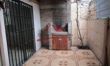 Casa de Dos Pisos Ampliada con 4 Dormitorios, 1 Baño, Villa San Enrique, Comuna de Quilicura.