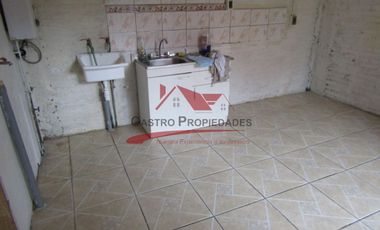 Casa de Dos Pisos Ampliada con 4 Dormitorios, 1 Baño, Villa San Enrique, Comuna de Quilicura.