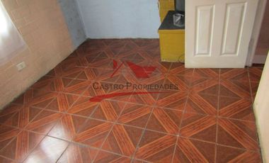 Casa de Dos Pisos Ampliada con 4 Dormitorios, 1 Baño, Villa San Enrique, Comuna de Quilicura.