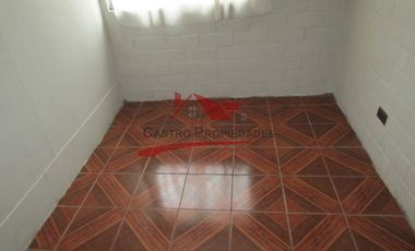 Casa de Dos Pisos Ampliada con 4 Dormitorios, 1 Baño, Villa San Enrique, Comuna de Quilicura.