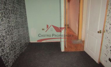 Casa de Dos Pisos Ampliada con 4 Dormitorios, 1 Baño, Villa San Enrique, Comuna de Quilicura.