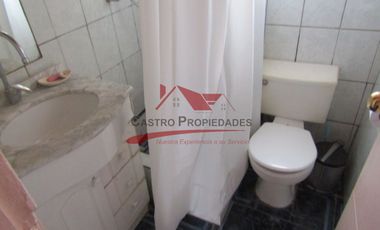 Casa de Dos Pisos Ampliada con 4 Dormitorios, 1 Baño, Villa San Enrique, Comuna de Quilicura.
