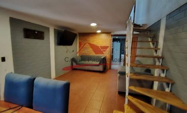 Casa Dos Pisos Ampliada con 6 Dormitorios, 1 Baño, Villa Los Adobes IV, Comuna de Quilicura.