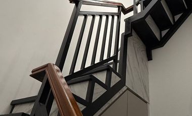 Dijual Cepat Rumah 2 Lantai Posisi Hook Full Furnished Di Ciracas
