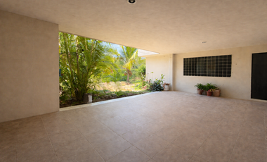 CASA EN RENTA  - ZONA COUNTRY DE MÉRIDA, YUCATÁN.