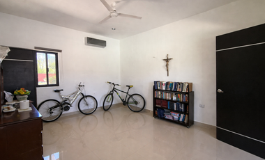 CASA EN RENTA  - ZONA COUNTRY DE MÉRIDA, YUCATÁN.