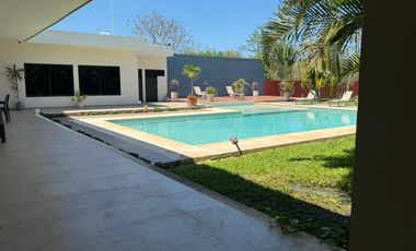 CASA EN RENTA  - ZONA COUNTRY DE MÉRIDA, YUCATÁN.