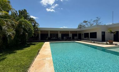 CASA EN RENTA  - ZONA COUNTRY DE MÉRIDA, YUCATÁN.