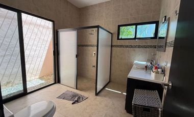 CASA EN RENTA  - ZONA COUNTRY DE MÉRIDA, YUCATÁN.