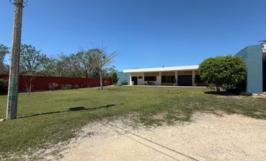 CASA EN RENTA  - ZONA COUNTRY DE MÉRIDA, YUCATÁN.