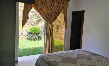Dos casas en un terreno en venta, en Yunguilla