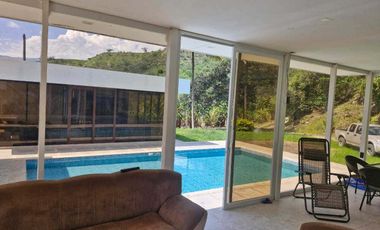 Dos casas en un terreno en venta, en Yunguilla