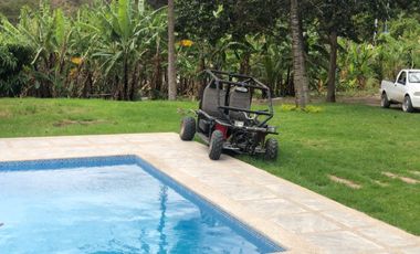 Dos casas en un terreno en venta, en Yunguilla