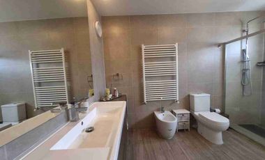 Arriendo casa amoblada y sin amoblar en condominio Cataluña