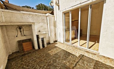 GRAN CASA DE DOS PISOS, 4 DORMITORIOS Y DOS BAÑOS, CALLE SAN ALFONSO 1658, SANTIAGO