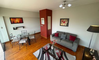 A un Paso del Centro Financiero y del Golf: Depa FULL Amoblado de 60 m² con 1 Dormitorio y Cochera. Vista Externa