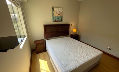 A un Paso del Centro Financiero y del Golf: Depa FULL Amoblado de 60 m² con 1 Dormitorio y Cochera. Vista Externa