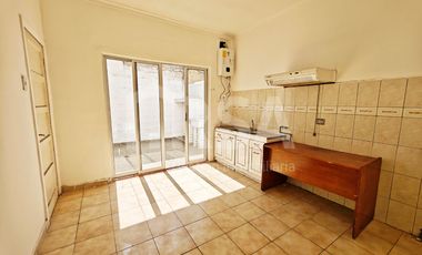 CASA RECIEN REMODELADA 4 DORMITORIOS, 2 BAÑOS, CALLE SAN ALFONSO 1658, SANTIAGO