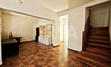 CASA RECIEN REMODELADA 4 DORMITORIOS, 2 BAÑOS, CALLE SAN ALFONSO 1658, SANTIAGO