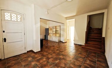CASA RECIEN REMODELADA 4 DORMITORIOS, 2 BAÑOS, CALLE SAN ALFONSO 1658, SANTIAGO