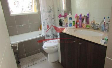 Hermosa Casa Dos Pisos Aislada, 4 Dormitorios, 3 Baños, Microbarrio El Alba Campino 3, Comuna de Quilicura.