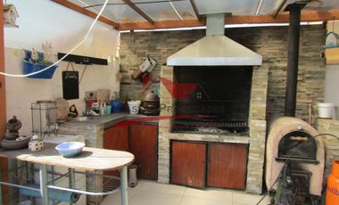 Hermosa Casa Dos Pisos Aislada, 4 Dormitorios, 3 Baños, Microbarrio El Alba Campino 3, Comuna de Quilicura.