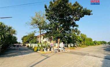 Two-story detached house, 60 sq.wa., Lake Garden Towny Village, Suwinthawong Road, Khumthong-Lam Toi Ting Road, Chachoengsao City, Chachoengsao.