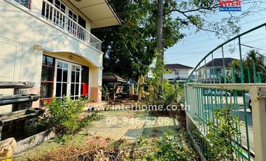 Two-story detached house, 60 sq.wa., Lake Garden Towny Village, Suwinthawong Road, Khumthong-Lam Toi Ting Road, Chachoengsao City, Chachoengsao.