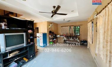Two-story detached house, 60 sq.wa., Lake Garden Towny Village, Suwinthawong Road, Khumthong-Lam Toi Ting Road, Chachoengsao City, Chachoengsao.