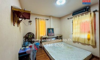 Two-story detached house, 60 sq.wa., Lake Garden Towny Village, Suwinthawong Road, Khumthong-Lam Toi Ting Road, Chachoengsao City, Chachoengsao.