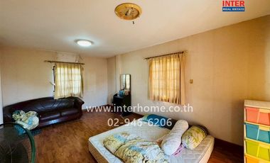Two-story detached house, 60 sq.wa., Lake Garden Towny Village, Suwinthawong Road, Khumthong-Lam Toi Ting Road, Chachoengsao City, Chachoengsao.