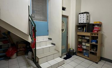 DI SEWA CEPAT RUKO 4.5X15 3 LANTAI MUTIARA TAMAN PALEM CENGKARENG JAKARTA BARAT