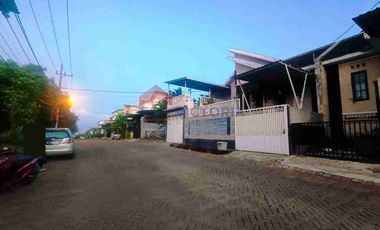 Dijual/Disewakan Rumah 4 kamar di area Tidar Atas dekat The Oz