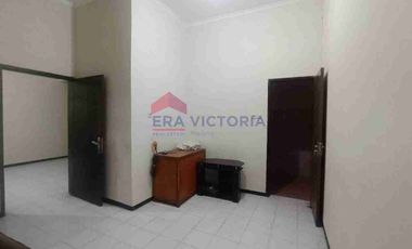 Dijual/Disewakan Rumah 4 kamar di area Tidar Atas dekat The Oz