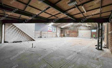 Nave industrial en venta a un costado del deportivo de Volkswagen en la recta Cholula antes de la salida a periférico dirección autopista, cuenta con subestación eléctrica, oficinas, baños y todo para llevar tu producción a otro nivel.