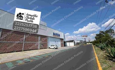 Nave industrial en venta a un costado del deportivo de Volkswagen en la recta Cholula antes de la salida a periférico dirección autopista, cuenta con subestación eléctrica, oficinas, baños y todo para llevar tu producción a otro nivel.