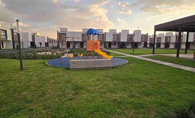 Casa en Renta en Aurea Toluca | 3 Recámaras | Modelo Vasari en Esquina