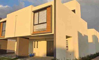 Casa en Renta en Aurea Toluca | 3 Recámaras | Modelo Vasari en Esquina