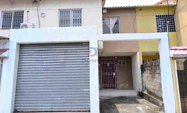 En venta Casa mucho lote 2 Paraíso del Rio 3 dormitorios y local