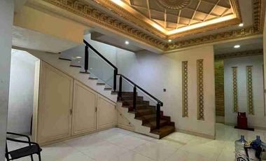 Jual Cepat Rumah Mewah & Esklusif Interior Eropa Siap Huni Juga Strategis di Taman Palem Lestari Jakarta Barat