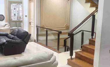 Jual Cepat Rumah Mewah & Esklusif Interior Eropa Siap Huni Juga Strategis di Taman Palem Lestari Jakarta Barat