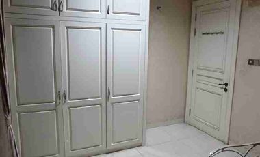 Jual Cepat Rumah Mewah & Esklusif Interior Eropa Siap Huni Juga Strategis di Taman Palem Lestari Jakarta Barat