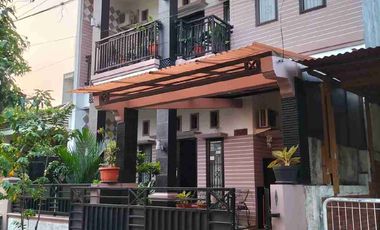 Dijual rumah cantik 2 lantai harga murah di Griya Depok Asri