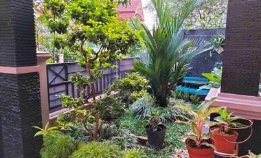 Dijual rumah cantik 2 lantai harga murah di Griya Depok Asri
