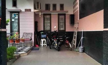 Dijual rumah cantik 2 lantai harga murah di Griya Depok Asri