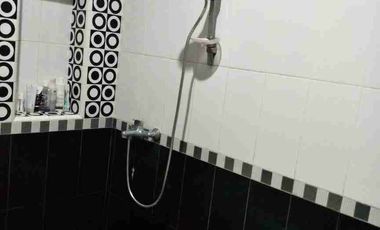 Dijual rumah cantik 2 lantai harga murah di Griya Depok Asri